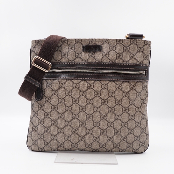 BM32 ❤️ GUCCI GG Supreme Monogram Flat Messenger Bag